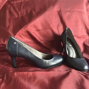 Ladies navy blue heels